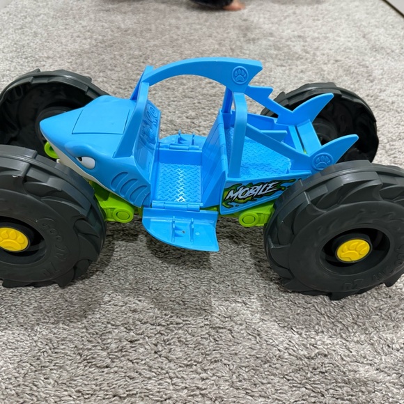 Goo Jit Zu Stretch And Strike Thrash Mobile and figures - Picture 2 of 3